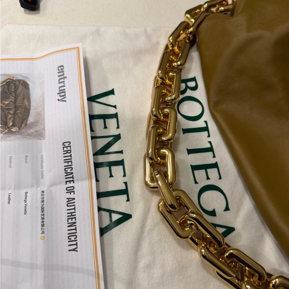 Bottega Veneta Olive Leather Bag with Gold Chain - Picture 2 of 8